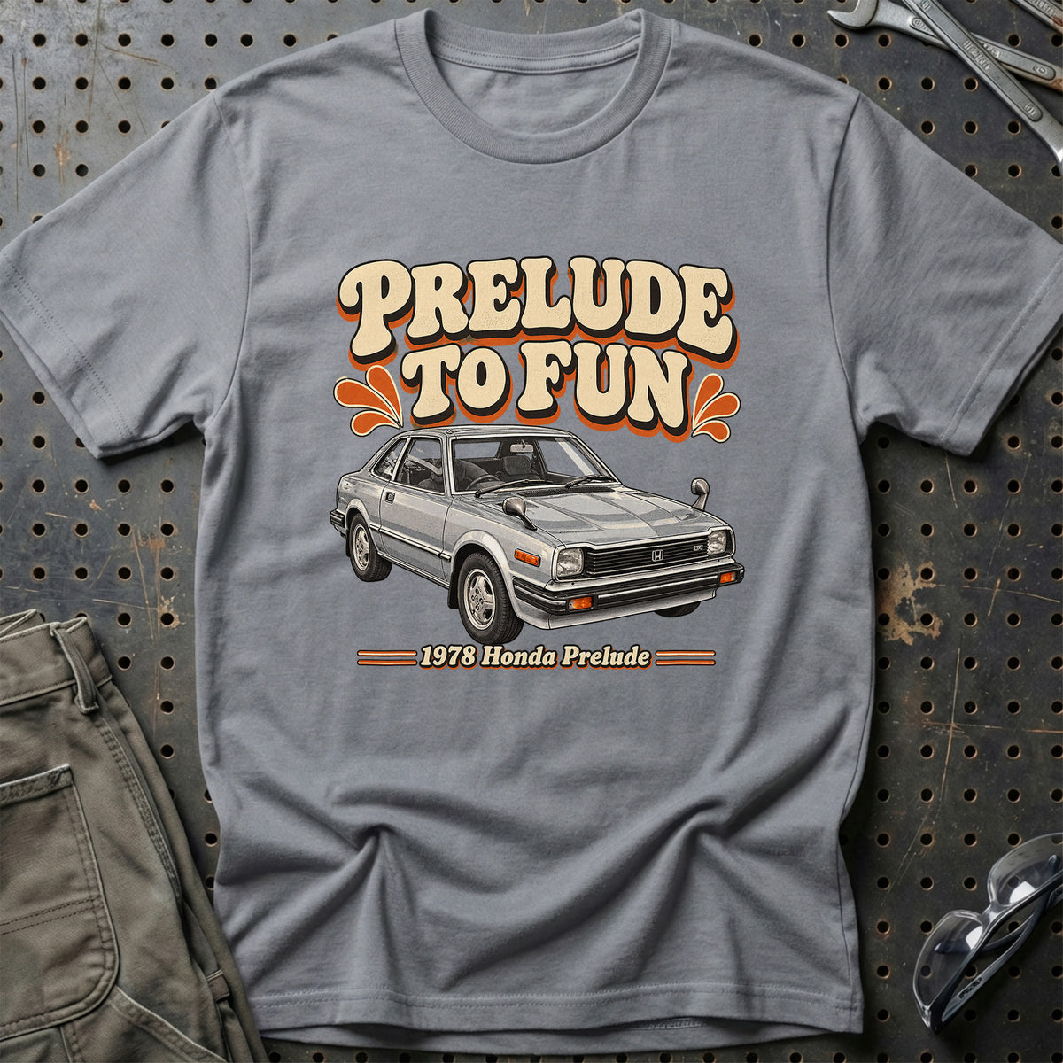 
Honda Prelude 1978 – Prelude to Fun T-Shirt – Grå Sport