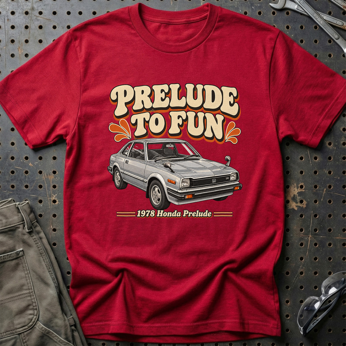 
Honda Prelude 1978 – Prelude to Fun T-Shirt – Rød