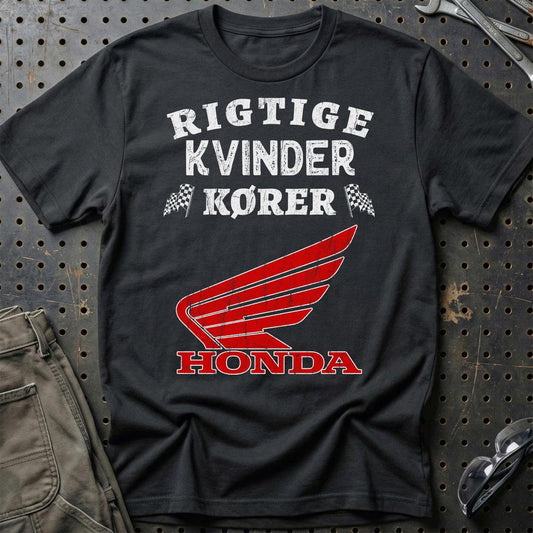 Honda Rigtige Kvinder Kører - Unisex T-Shirt , Bomuld-Beklædning-Honda-Sort-S-Garage Culture Shop- garage - man cave - merchandise