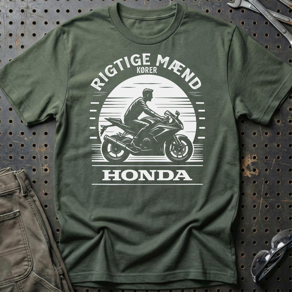 Honda Rigtige mænd kører Honda T-Shirt-Beklædning-Honda-Grøn Militær-S-Garage Culture Shop- garage - man cave - merchandise