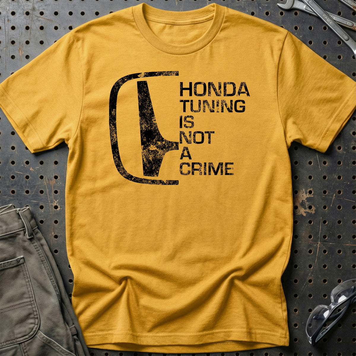
Honda Tuning Is Not A Crime T-Shirt – Guld