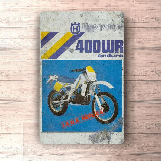 Husqvarna 400Wr Enduro 1984 Vintage Reklame Reproduktion Skilte, Musemåtte, Dørmåtte-Vintage Moto Skilte-Husqvarna-Garage Culture Shop- garage - man cave - merchandise