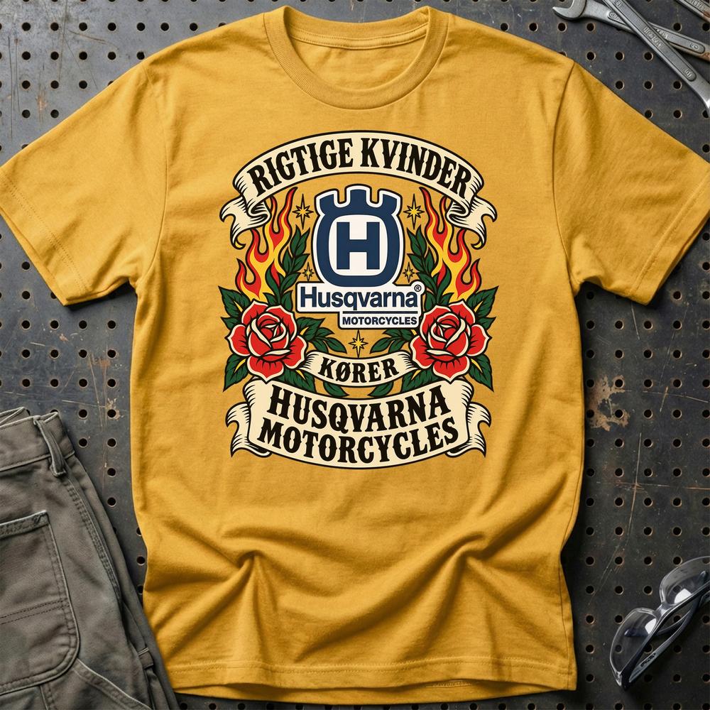 
Produktbillede af Husqvarna Motorcycles Rigtige Kvinder Kører – Roser og Flammer T-Shirt