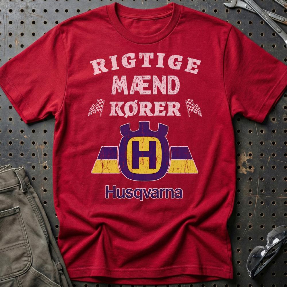 Husqvarna Rigtige Mænd Kører - Unisex T-Shirt , Bomuld-Beklædning-Husqvarna-Rød-S-Garage Culture Shop- garage - man cave - merchandise