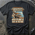 
Hver kilometer – Har en historie – Unisex T-Shirt – Sort