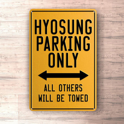 Hyosung Parking Only Skilte, Musemåtte, Dørmåtte , Plakat-Parking skilte-Hyosung-Garage Culture Shop- garage - man cave - merchandise