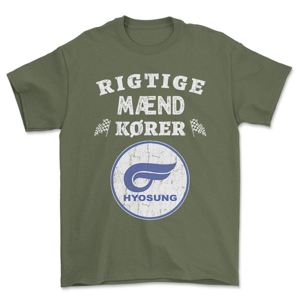 Hyosung Rigtige Mænd Kører - Unisex T-Shirt , Bomuld-Beklædning-Hyosung-Grøn Militær-S-Forside-Garage Culture Shop- garage - man cave - merchandise