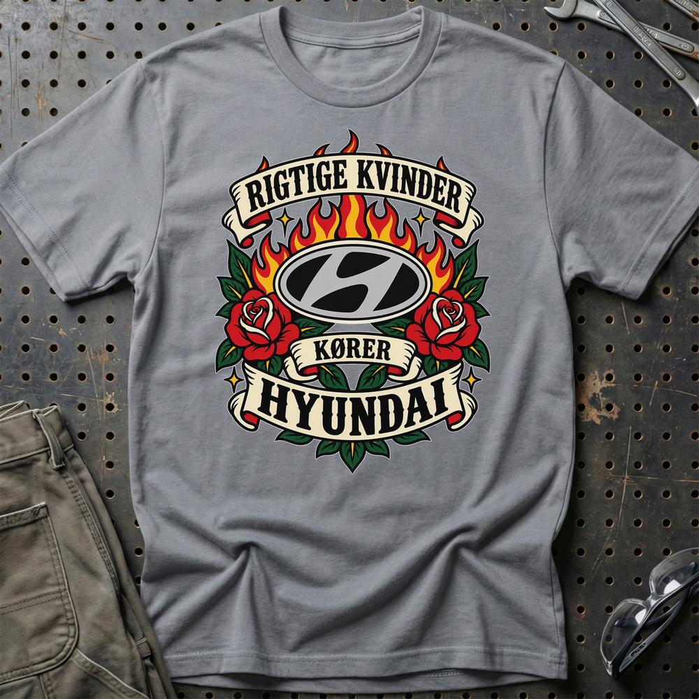 
Produktbillede af Hyundai Rigtige Kvinder Kører – Roser og Flammer T-Shirt