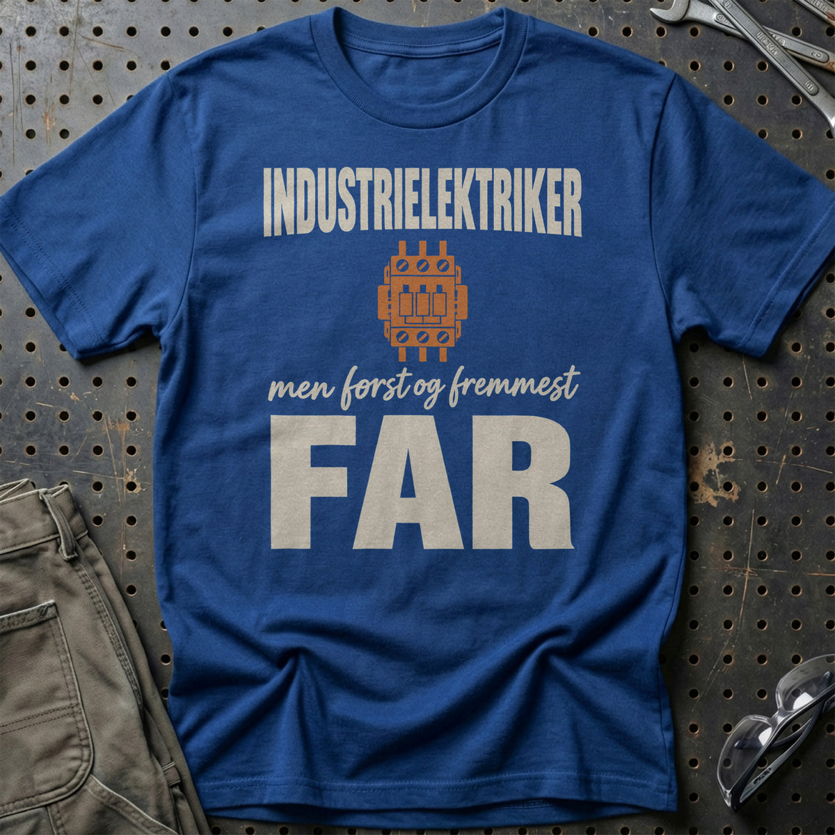 
Produktbillede af Industrielektriker – Men Først Og Fremmest Far T-Shirt