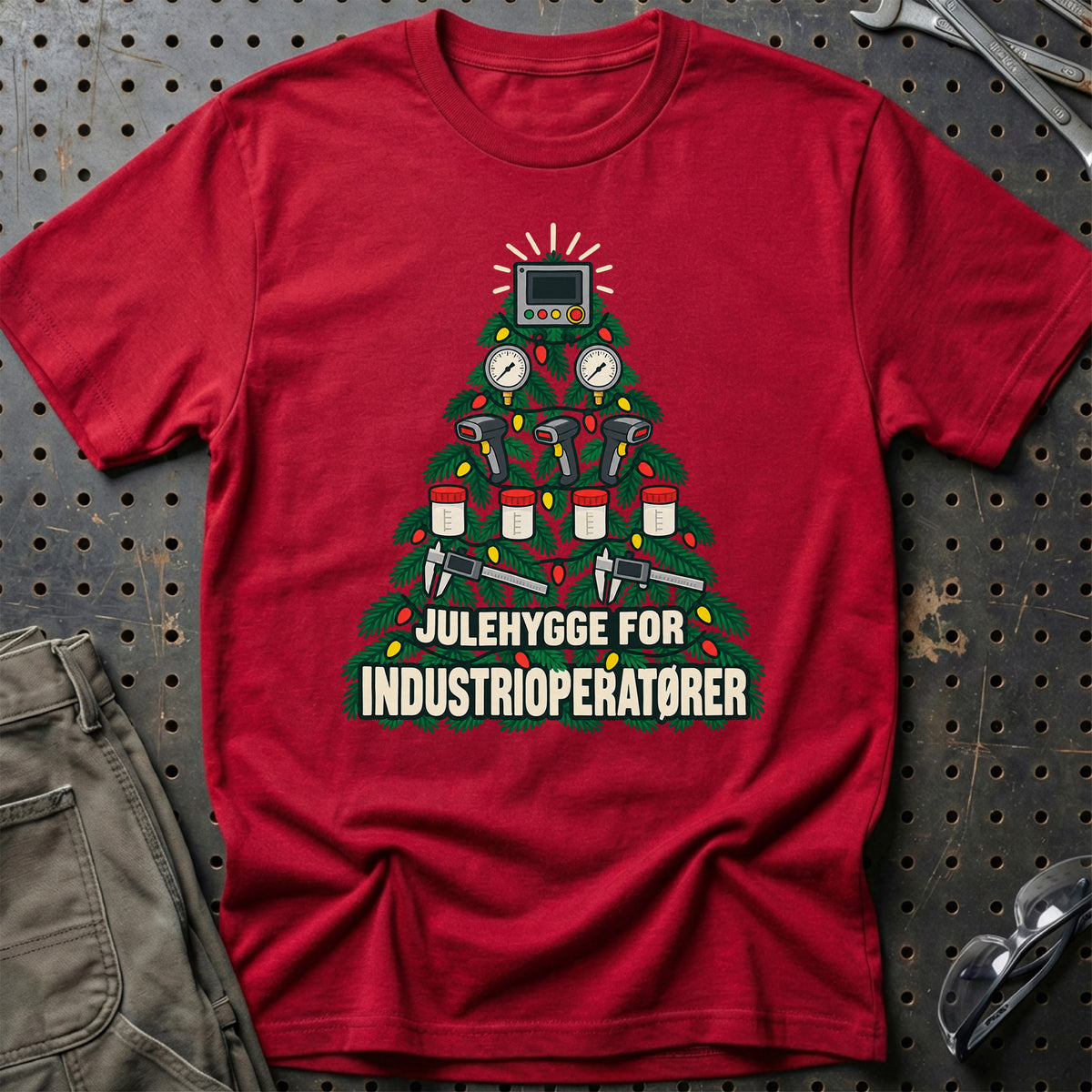 
Industrioperatør – Julehygge – Unisex T-Shirt – Rød