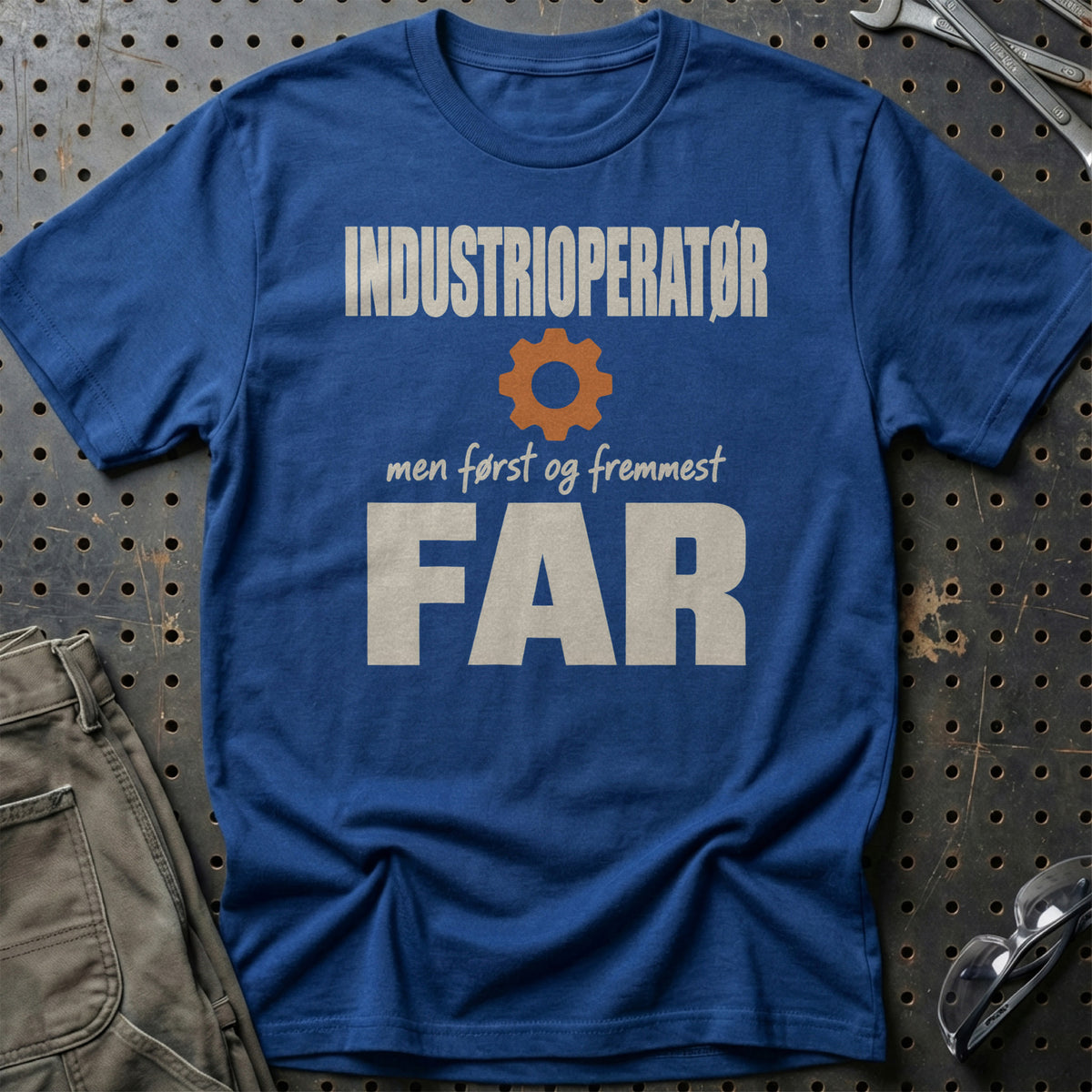 
Produktbillede af Industrioperatør – Men Først Og Fremmest Far T-Shirt