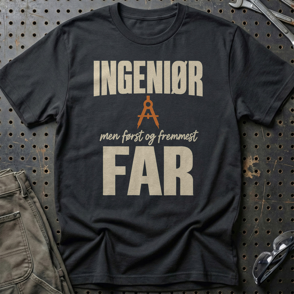 
Produktbillede af Ingeniør – Men Først Og Fremmest Far T-Shirt