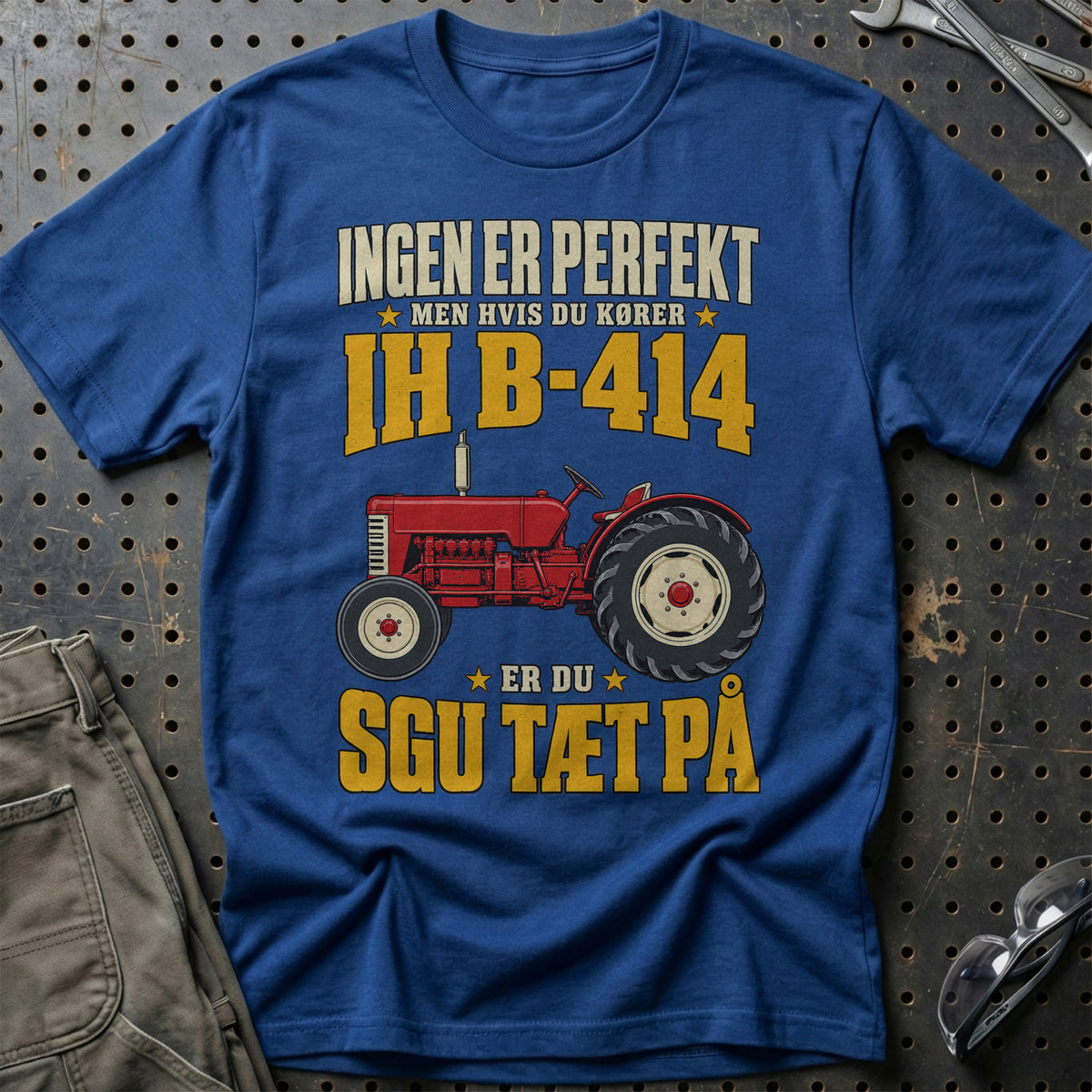 
Produktbillede af International B-414 – Ingen Er Perfekt T-Shirt