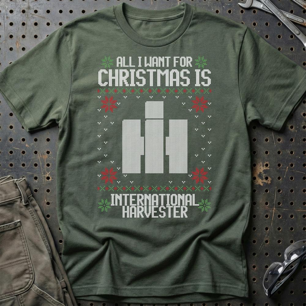 International Harvester - All I Want For Christmas T-Shirt-Beklædning-International Harvester-Grøn Militær-S-Garage Culture Shop- garage - man cave - merchandise