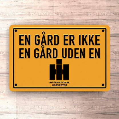 International Harvester En Gård Er Ikke En Gård Uden En International Harvester Skilte, Musemåtte, Dørmåtte , Plakat-Skilte-International Harvester-Garage Culture Shop- garage - man cave - merchandise