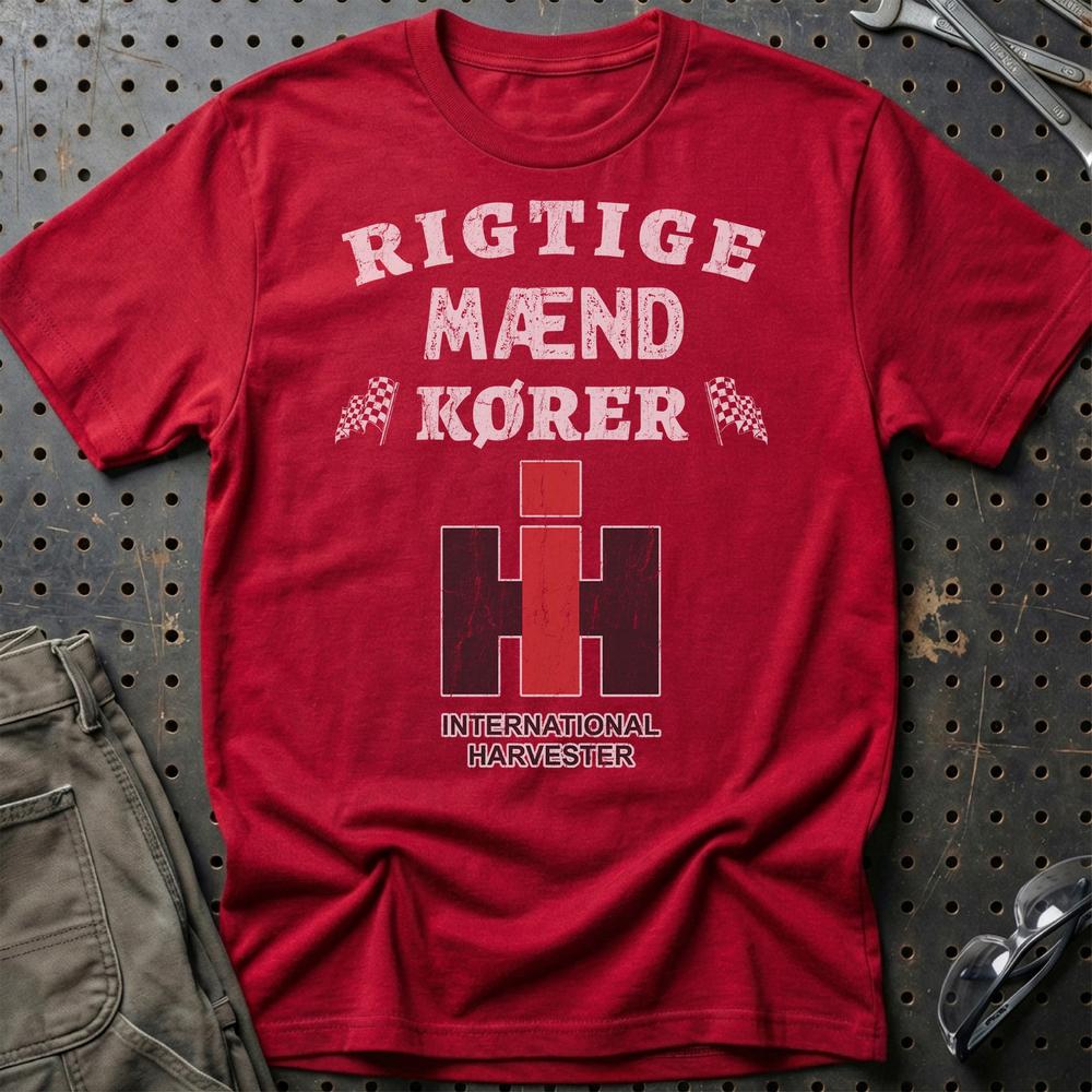 International Harvester Rigtige Mænd Kører - Unisex T-Shirt , Bomuld-Beklædning-International Harvester-Rød-S-Garage Culture Shop- garage - man cave - merchandise