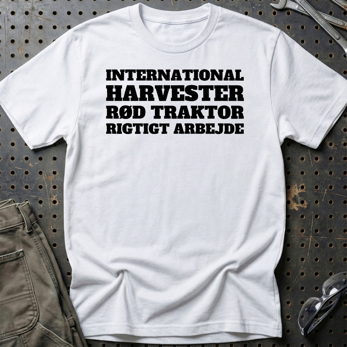 
Produktbillede af International Harvester – Rød Traktor – Rigtigt Arbejde T-Shirt