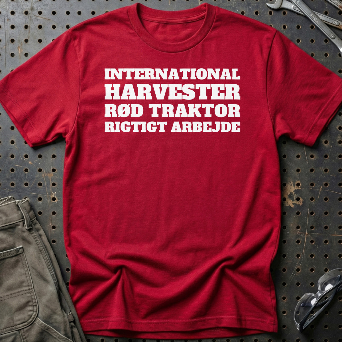 
Produktbillede af International Harvester – Rød Traktor – Rigtigt Arbejde T-Shirt