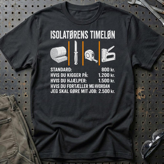 Isolatørens Timeløn – Unisex T-Shirt, Bomuld-Beklædning-Garage Culture-Sort-S-Garage Culture Shop- garage - man cave - merchandise