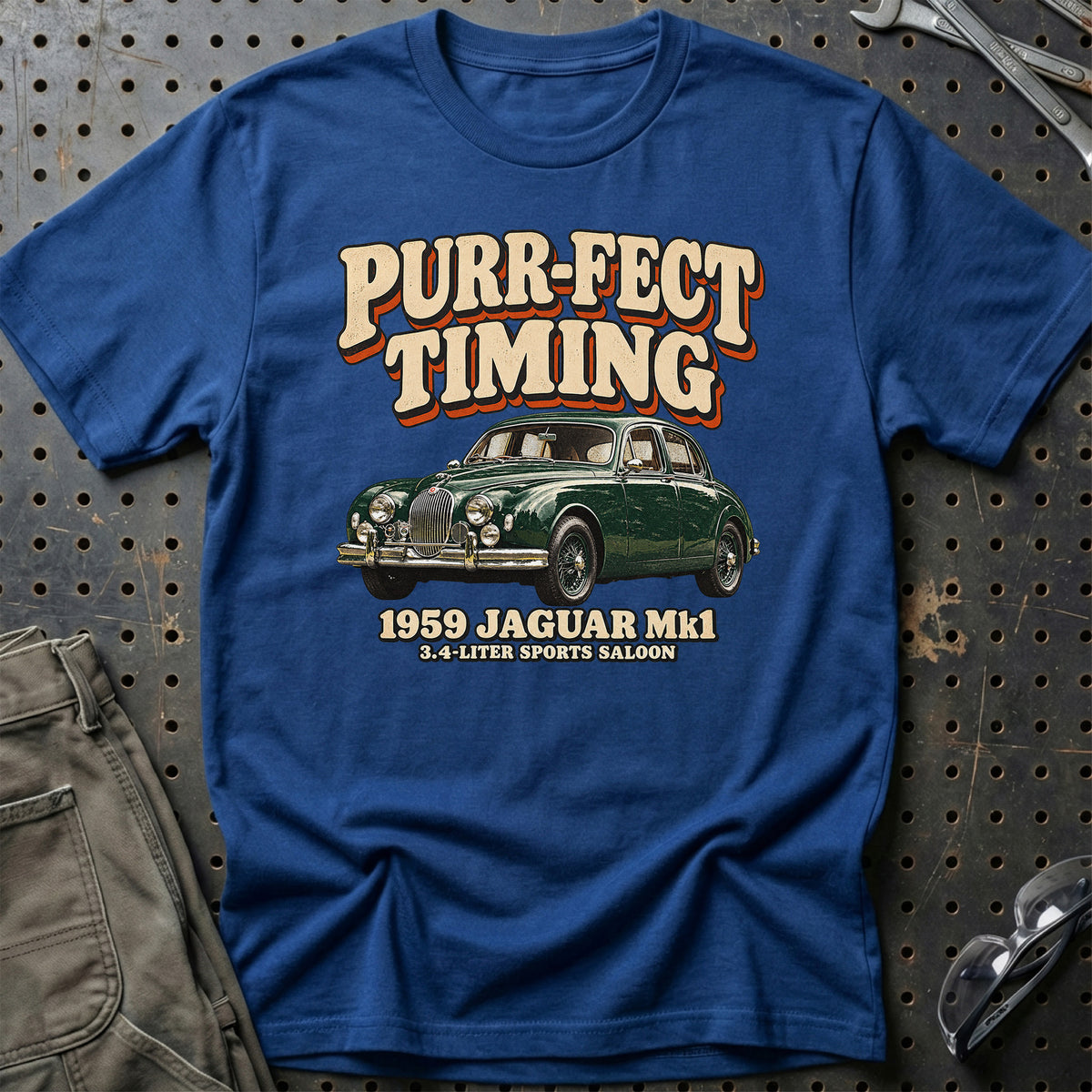 
Jaguar Mk1 1959 – Purr-fect Timing T-Shirt – Blå Royal
