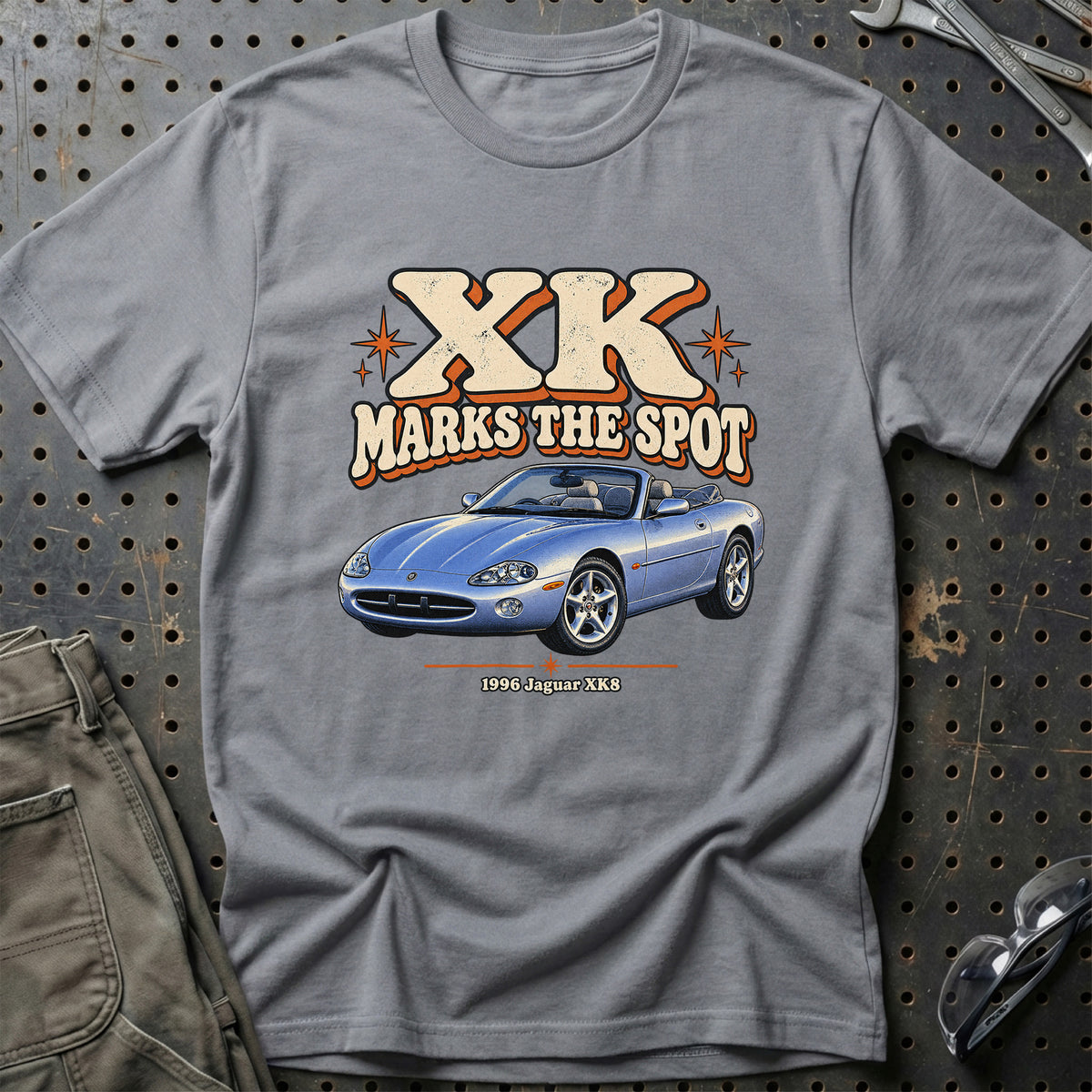
Jaguar XK8 1996 – XK Marks the Spot T-Shirt – Grå Sport