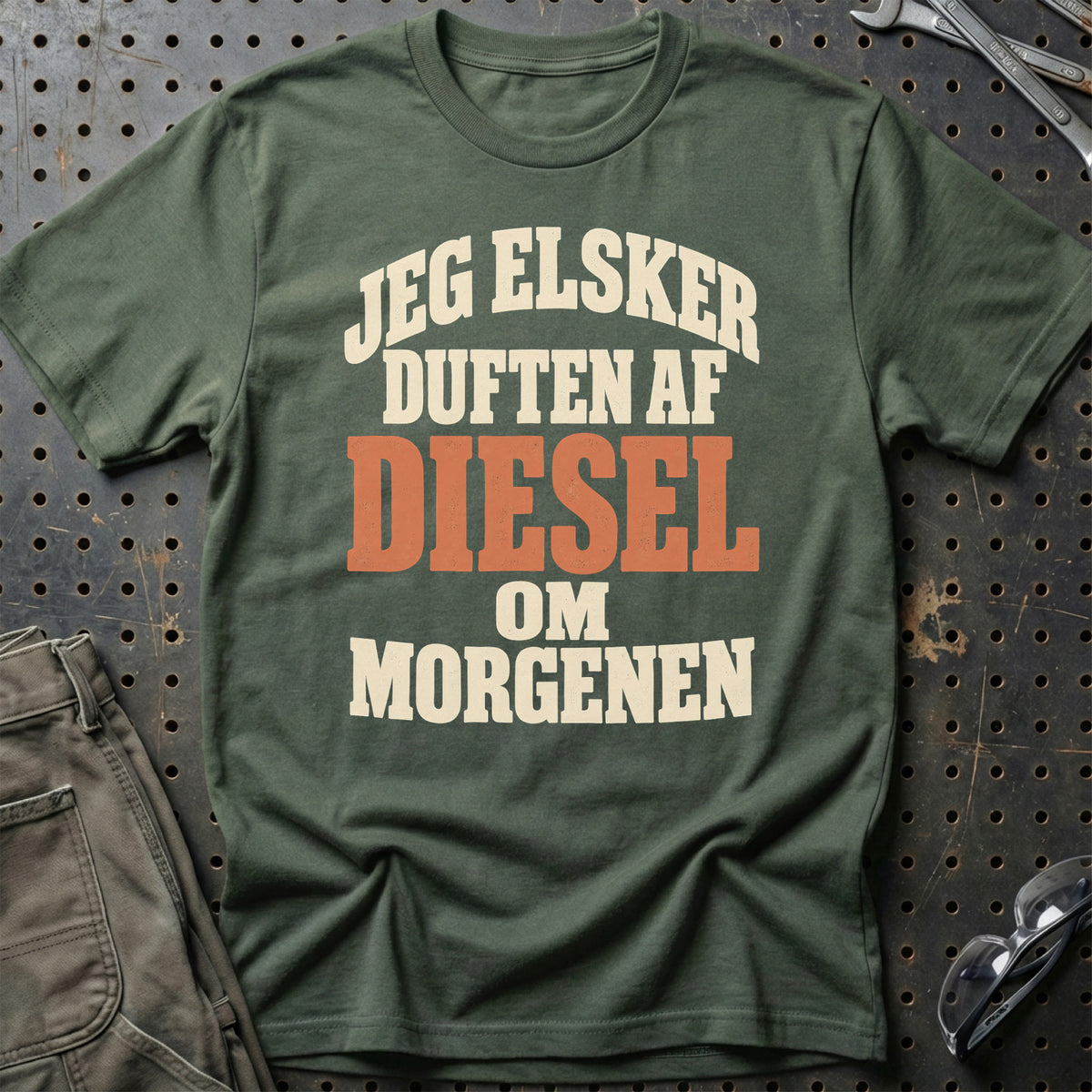 
Produktbillede af Jeg Elsker Duften Af Diesel Om Morgenen T-Shirt
