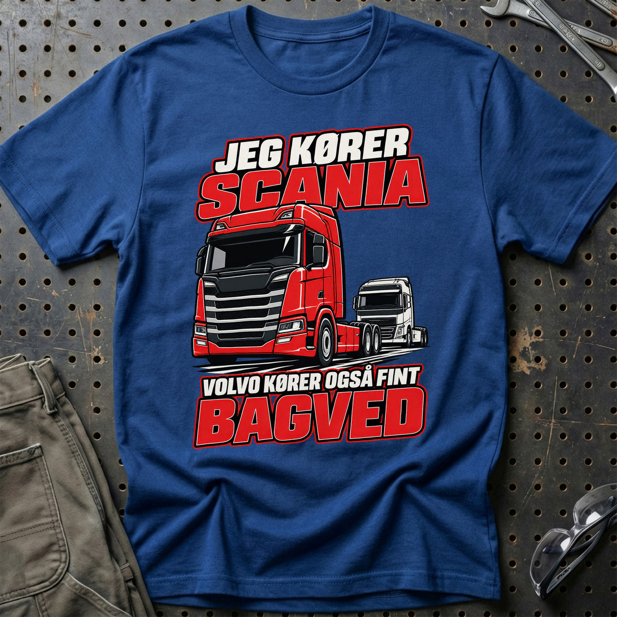 
Produktbillede af Jeg Kører Scania – Volvo Kører Også Fint – Bagved T-Shirt