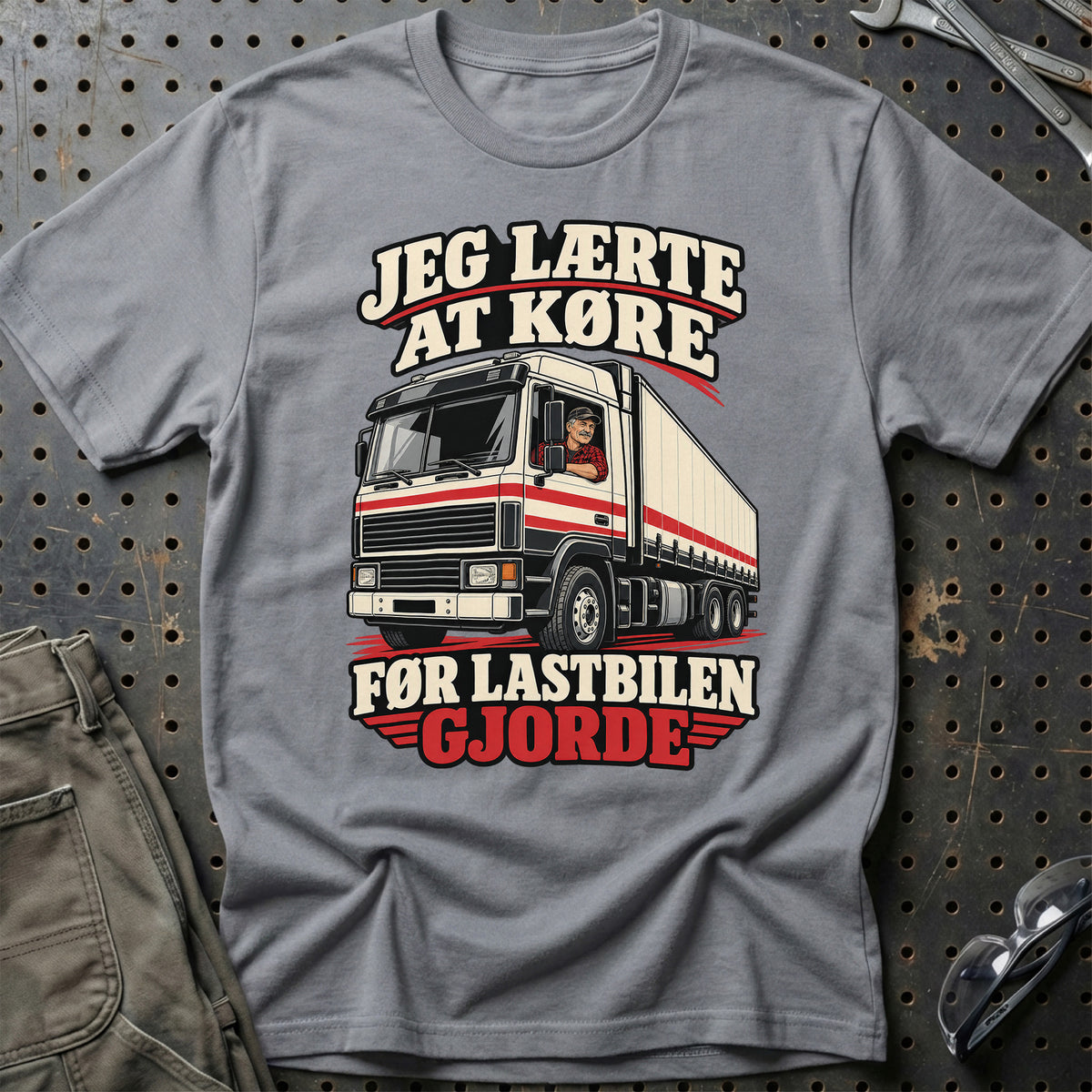 
Produktbillede af Jeg Lærte At Køre – Før Lastbilen Gjorde T-Shirt