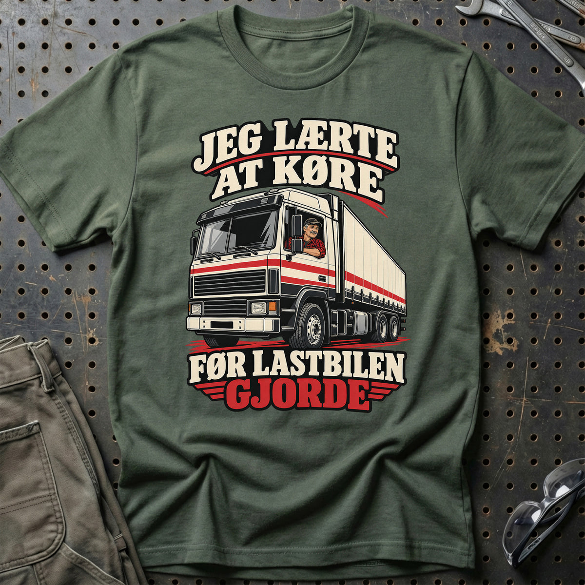 
Produktbillede af Jeg Lærte At Køre – Før Lastbilen Gjorde T-Shirt