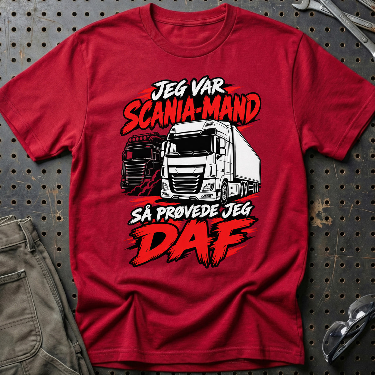 
Produktbillede af Jeg Var Scania-Mand – Så Prøvede Jeg DAF T-Shirt