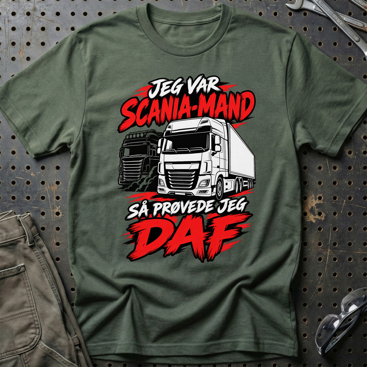 
Produktbillede af Jeg Var Scania-Mand – Så Prøvede Jeg DAF T-Shirt
