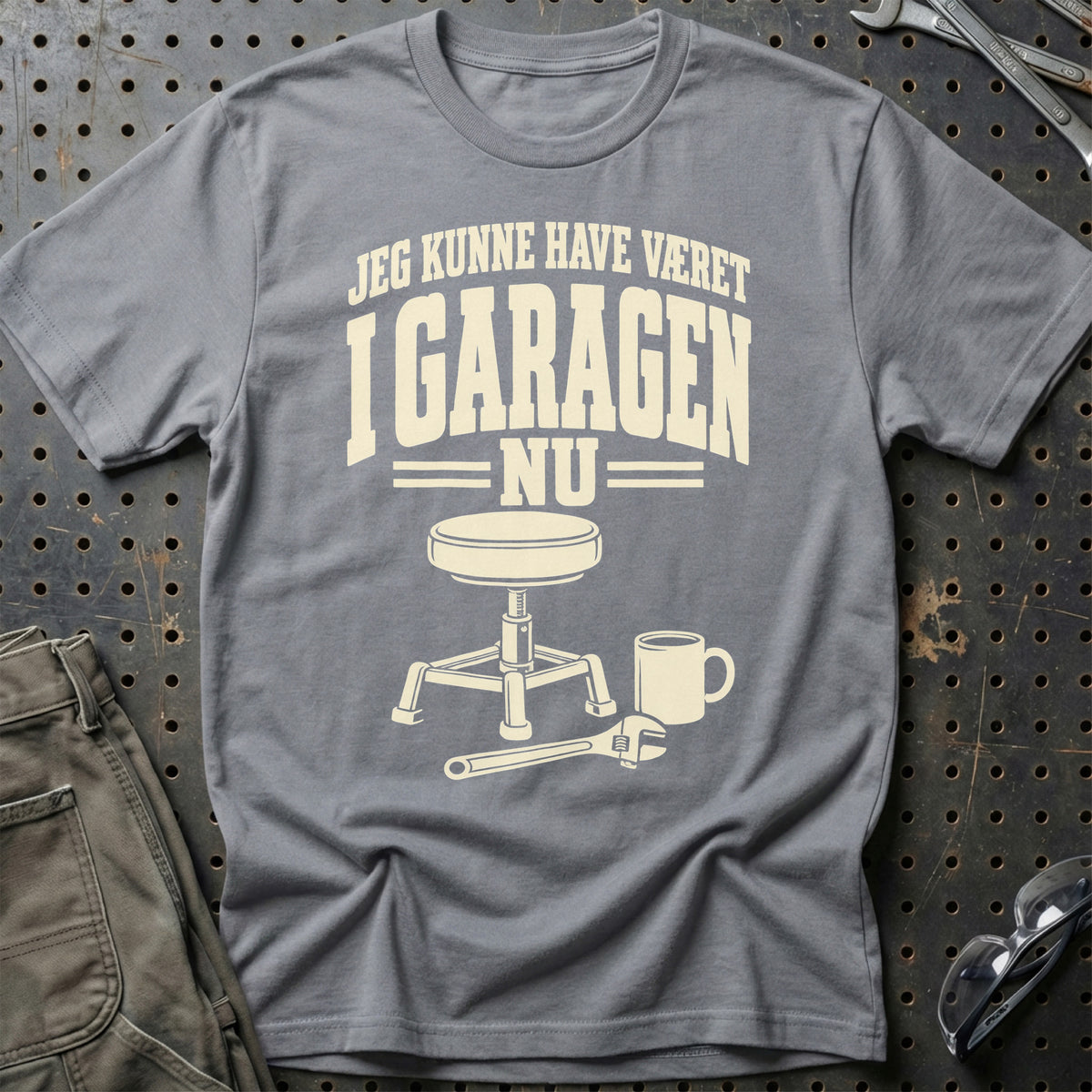 
Produktbillede af Jeg kunne have været i garagen nu T-Shirt
