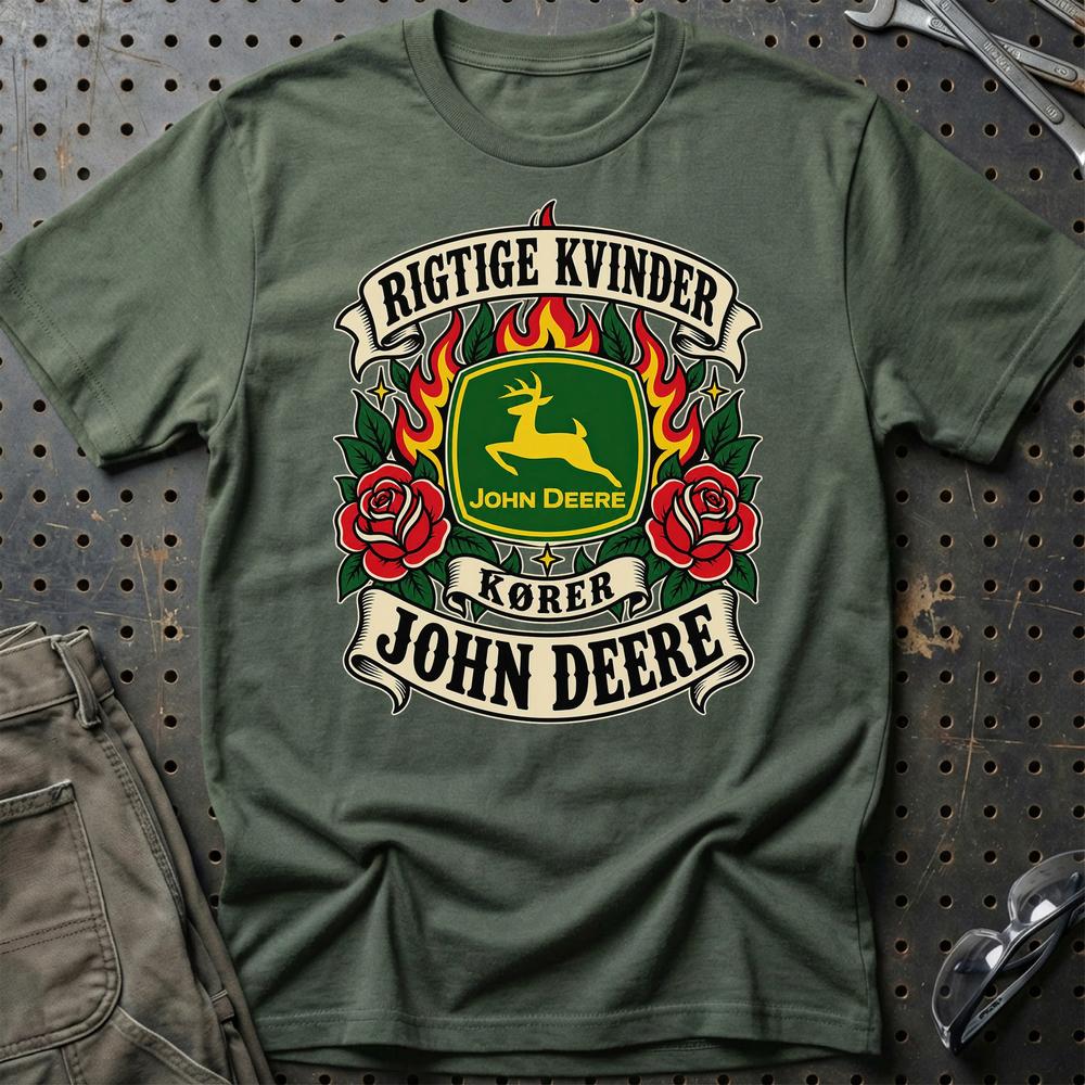 
Produktbillede af John Deere Rigtige Kvinder Kører – Roser og Flammer T-Shirt