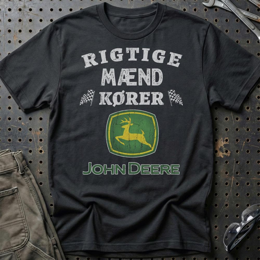 John Deere Rigtige Mænd Kører - Unisex T-Shirt , Bomuld-Beklædning-John Deere-Sort-S-Garage Culture Shop- garage - man cave - merchandise