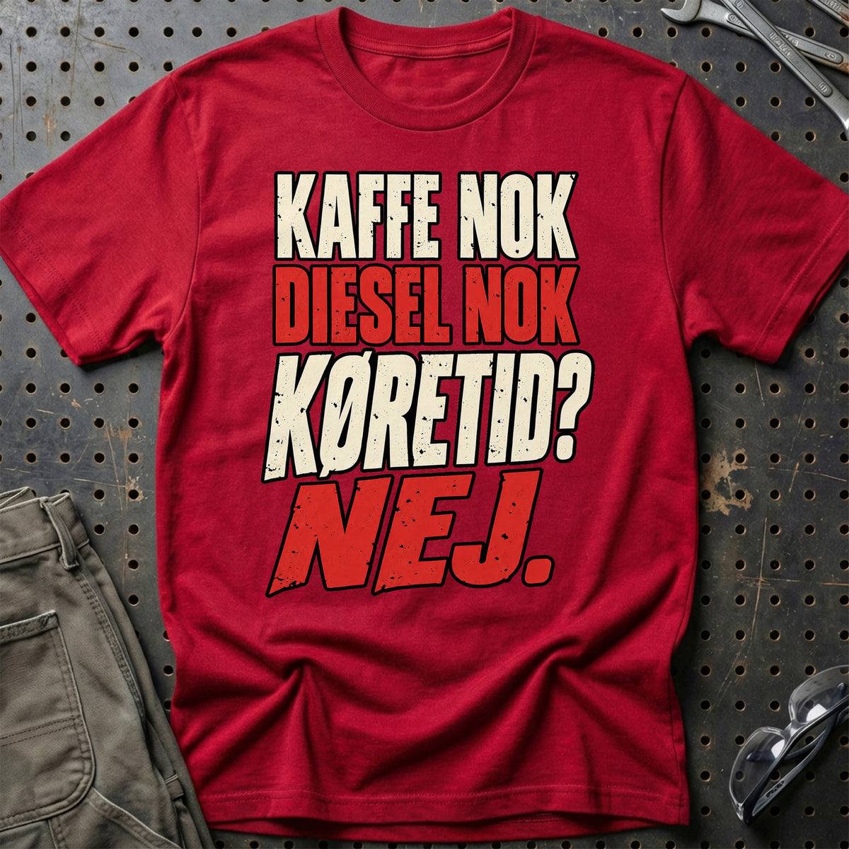 
Produktbillede af Kaffe Nok – Diesel Nok – Køretid Nej T-Shirt