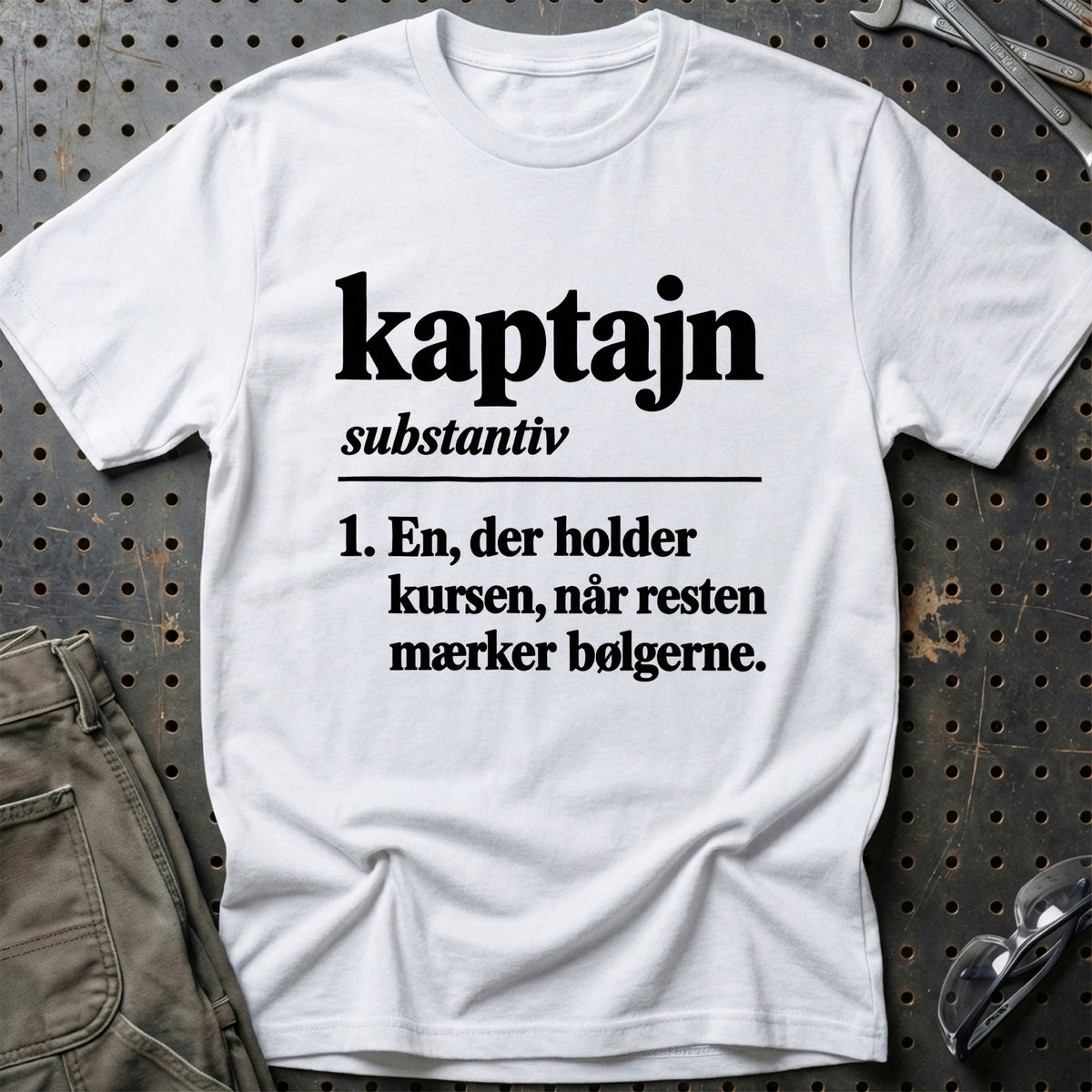 
Kaptajn – Definition T-Shirt – Hvid