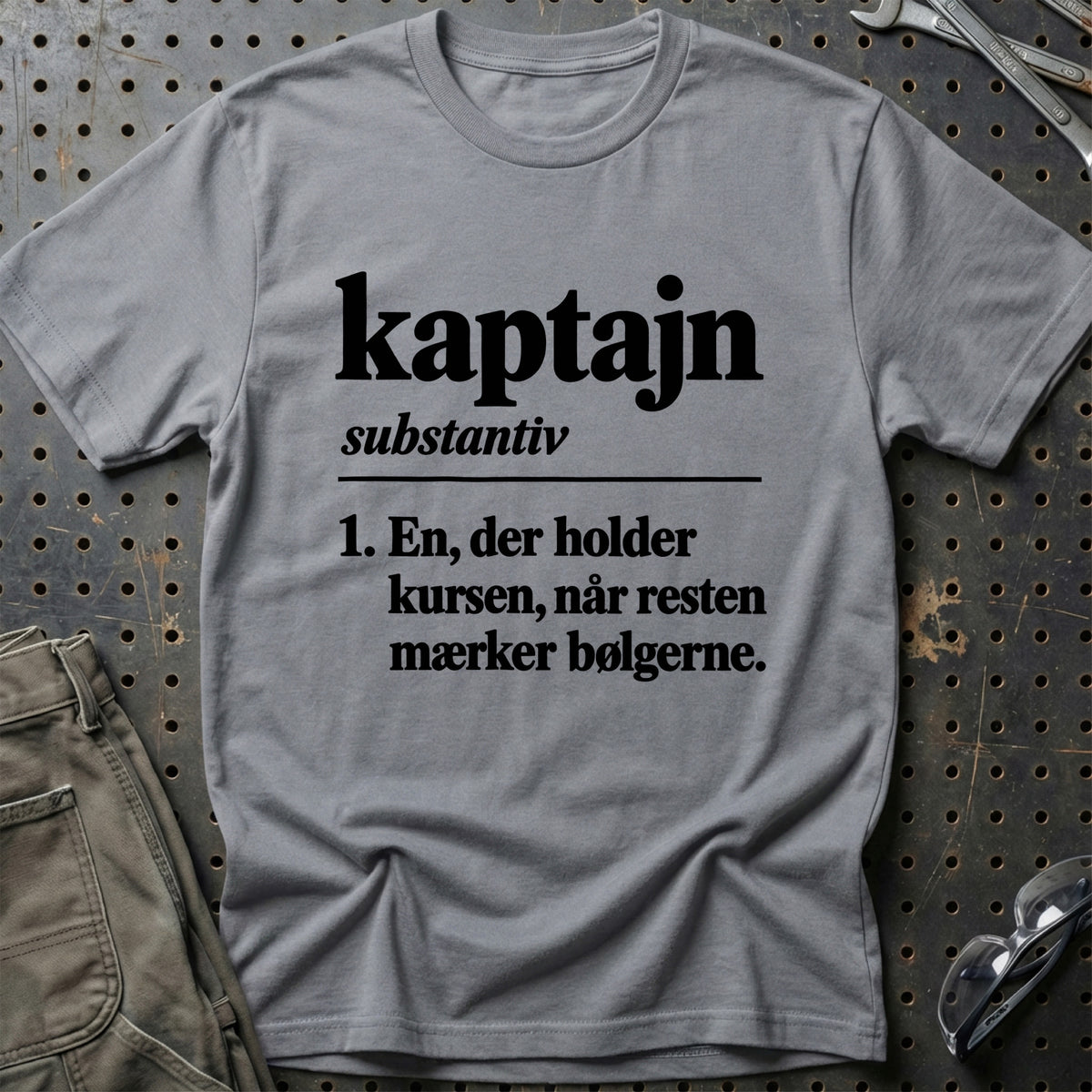 
Kaptajn – Definition T-Shirt – Grå Sport