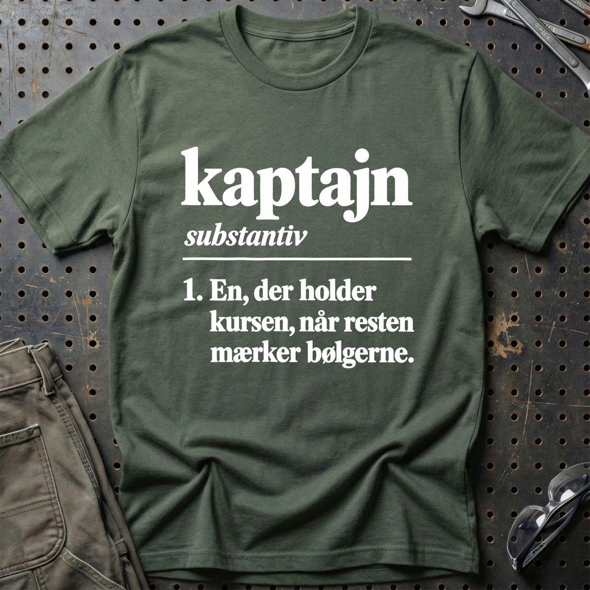 
Kaptajn – Definition T-Shirt – Grøn Militær