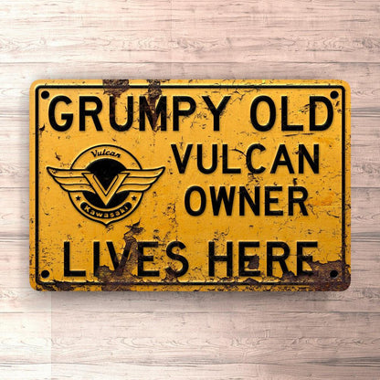 Kawasaki Grumpy Old Kawasaki Vulcan Owner Lives Here Skilte, Musemåtte, Dørmåtte , Plakat-Skilte-Kawasaki-Garage Culture Shop- garage - man cave - merchandise