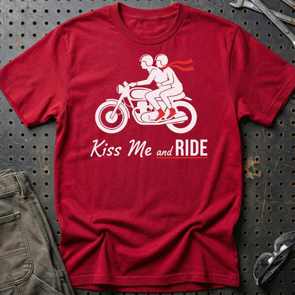 Kiss Me And Ride – Unisex T-Shirt , Bomuld-Beklædning-Garage Culture-Rød-S-Garage Culture Shop- garage - man cave - merchandise