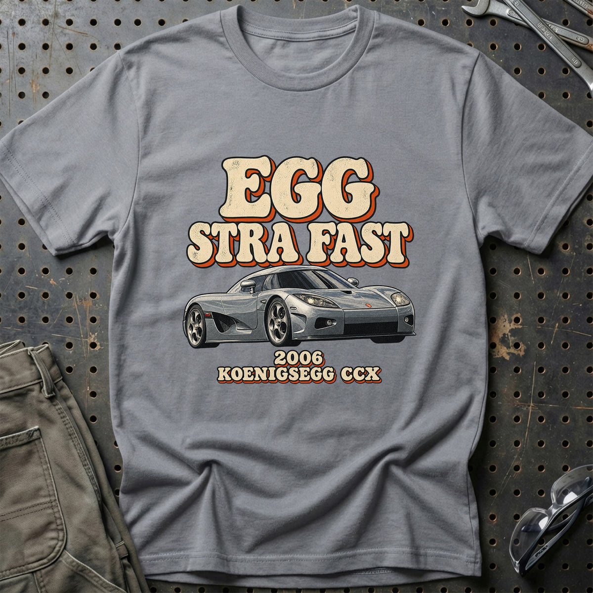 
Koenigsegg CCX 2006 – Egg Stra Fast T-Shirt – Grå Sport