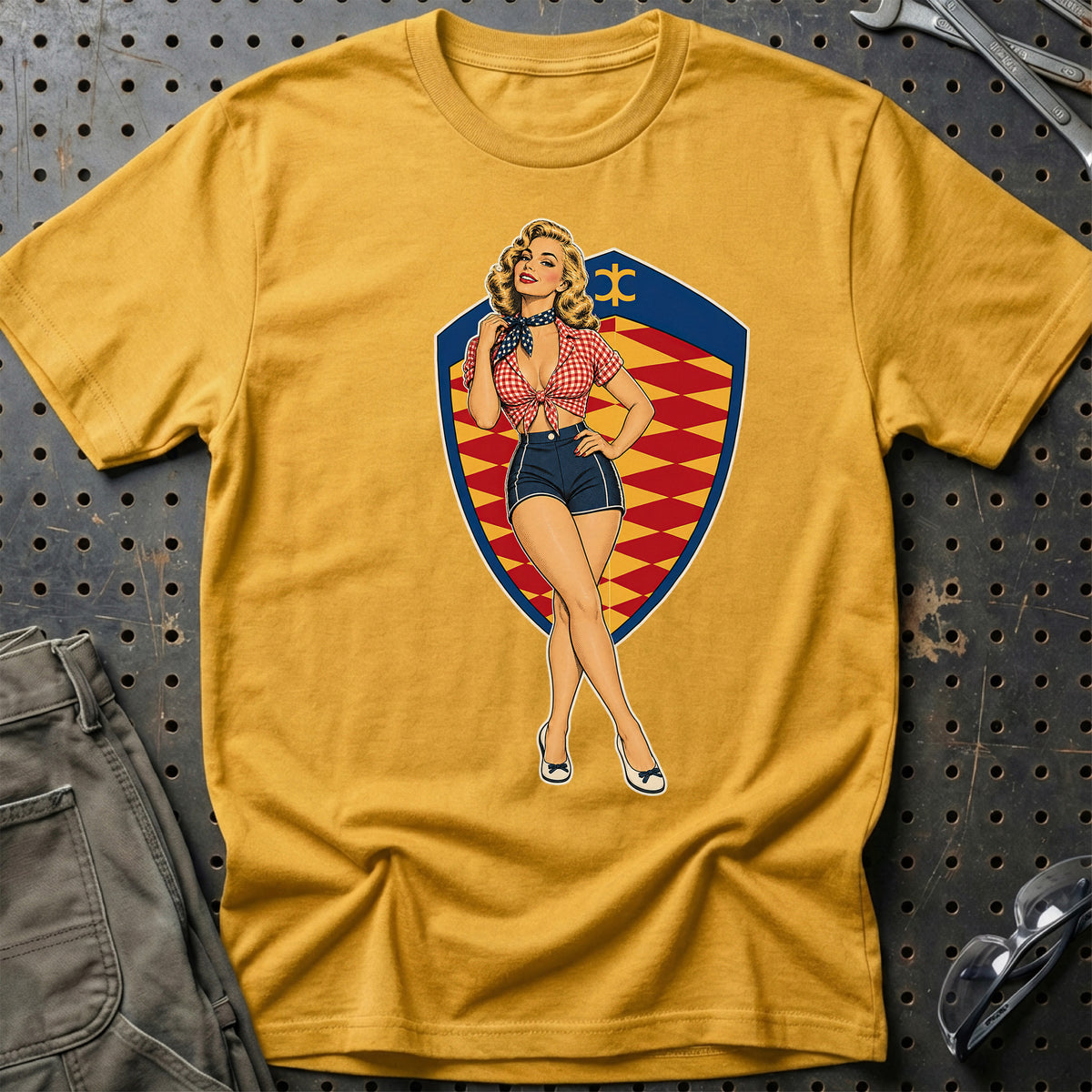 Koenigsegg Retro Pinup T-Shirt-Beklædning-Koenigsegg-Guld-S-Garage Culture Shop- garage - man cave - merchandise