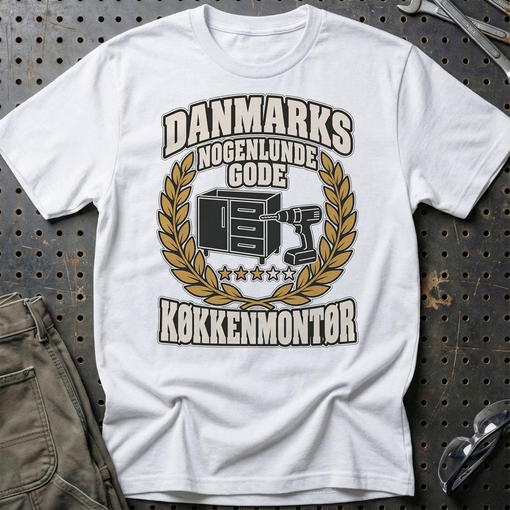 
Produktbillede af Køkkenmontør – Danmarks Nogenlunde Gode T-Shirt