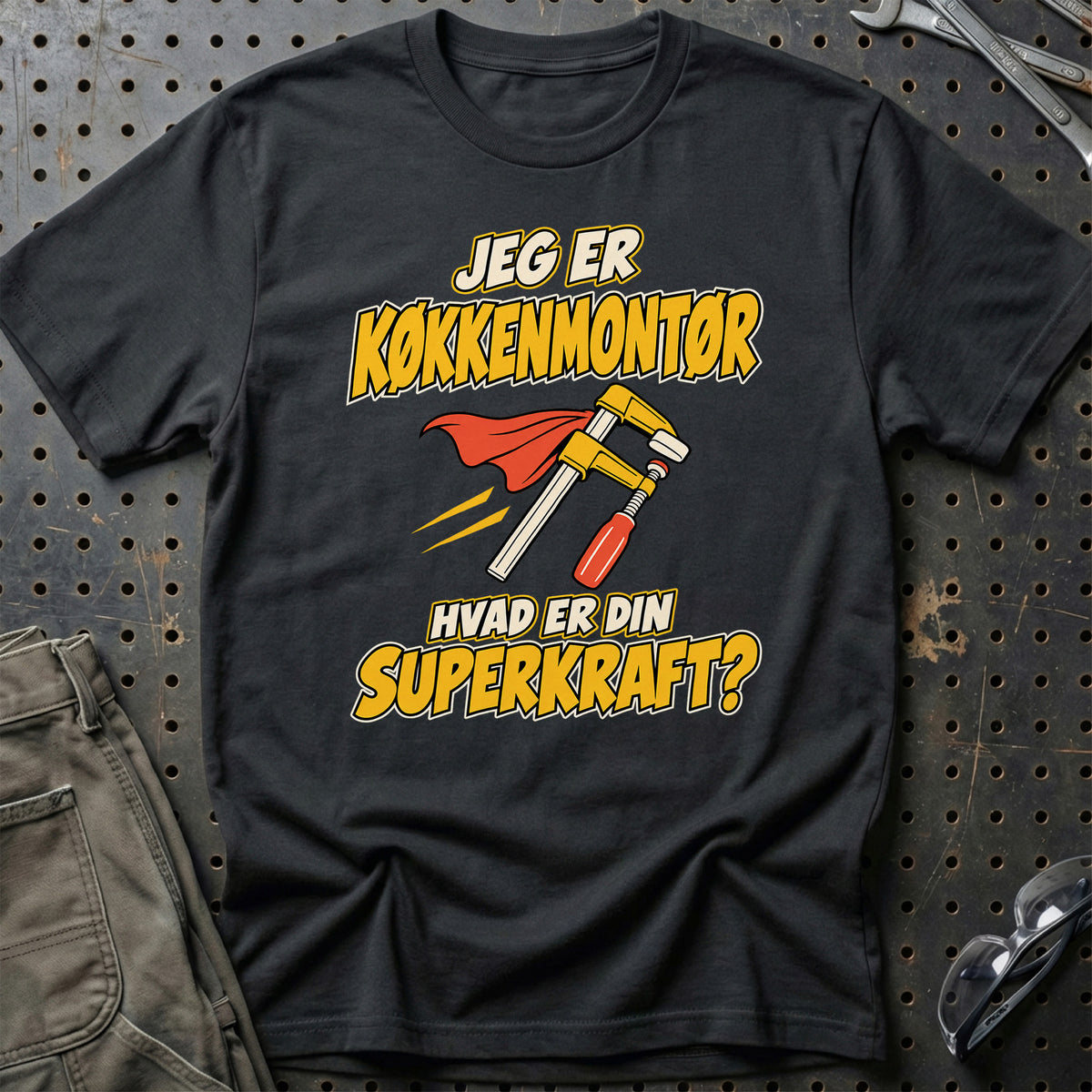 
Køkkenmontør – Hvad er din superkraft? – Unisex T-Shirt – Sort