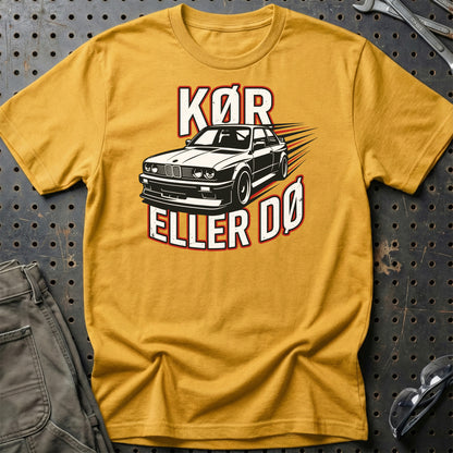 Kør Eller Dø – Dansk Bilkultur & Street Car Attitude - Unisex T-Shirt , Bomuld-Beklædning-Garage Culture-Guld-S-Garage Culture Shop- garage - man cave - merchandise