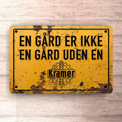 Kramer En Gård Er Ikke En Gård Uden En Kramer Skilte, Musemåtte, Dørmåtte , Plakat-Skilte-Kramer-Garage Culture Shop- garage - man cave - merchandise