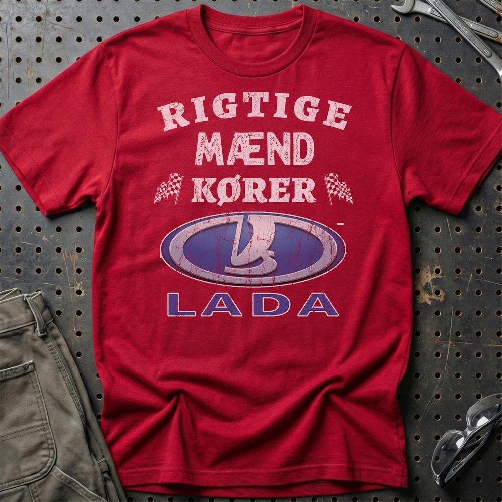 Lada Rigtige Mænd Kører T-Shirt-Beklædning-Lada-Rød-S-Garage Culture Shop- garage - man cave - merchandise