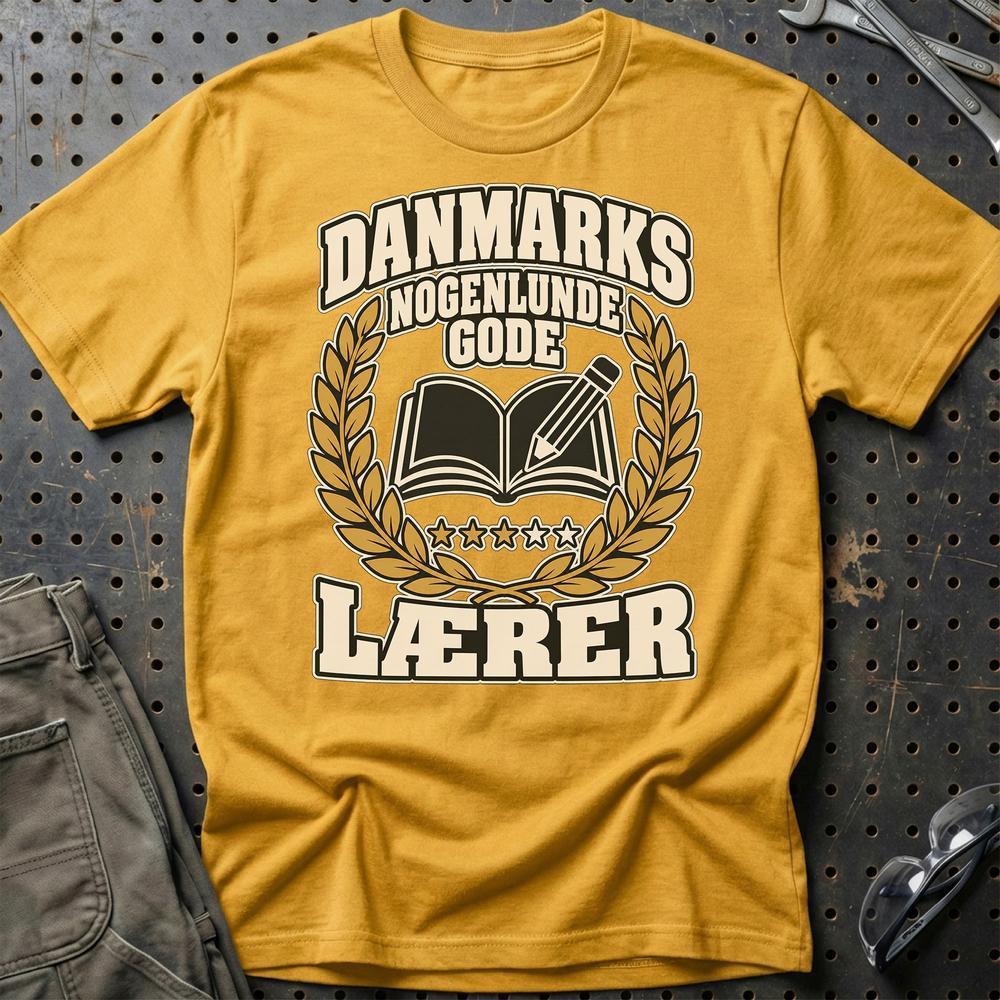 
Produktbillede af Lærer – Danmarks Nogenlunde Gode T-Shirt