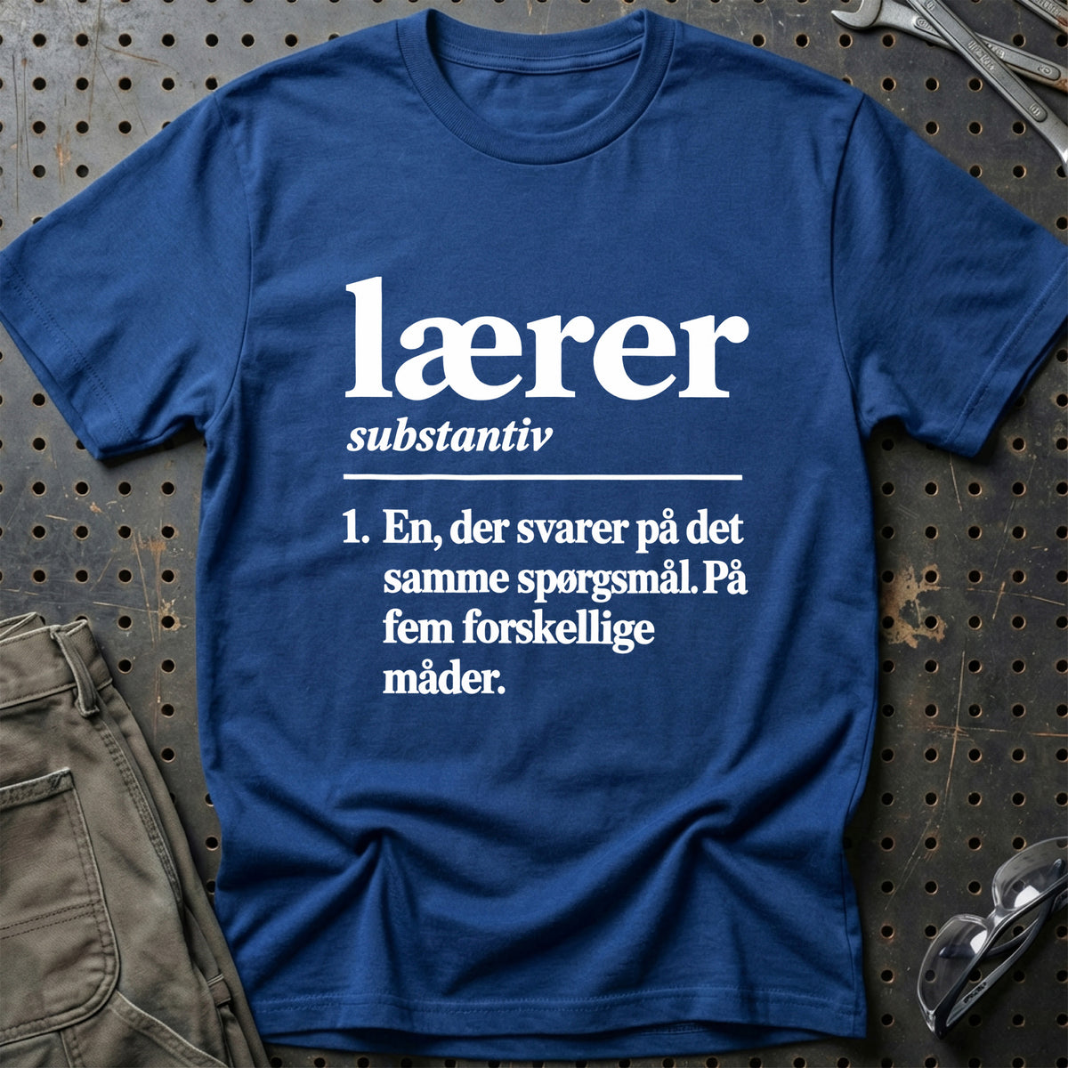 
Lærer – Definition T-Shirt – Blå Royal