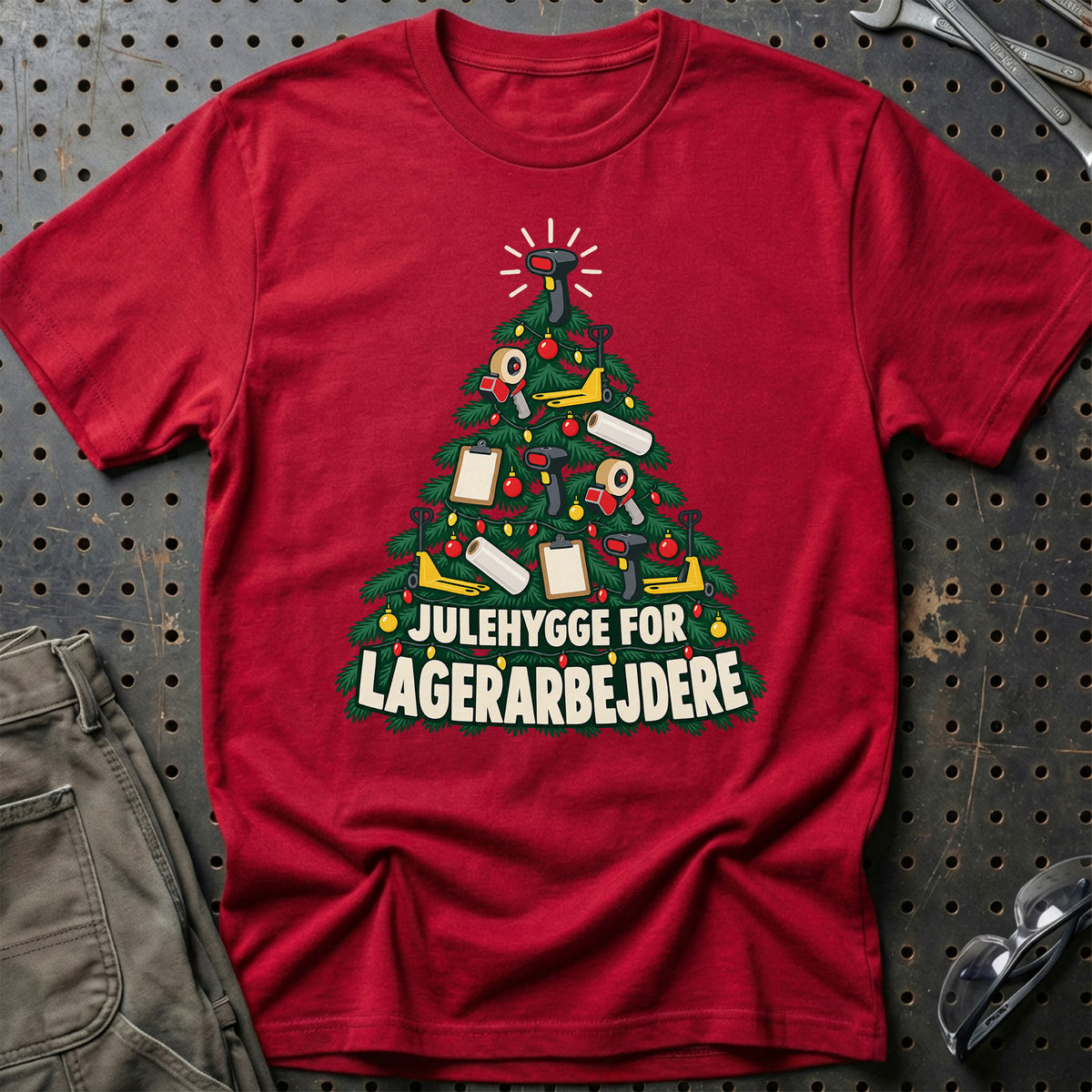
Lagerarbejder – Julehygge – Unisex T-Shirt – Rød
